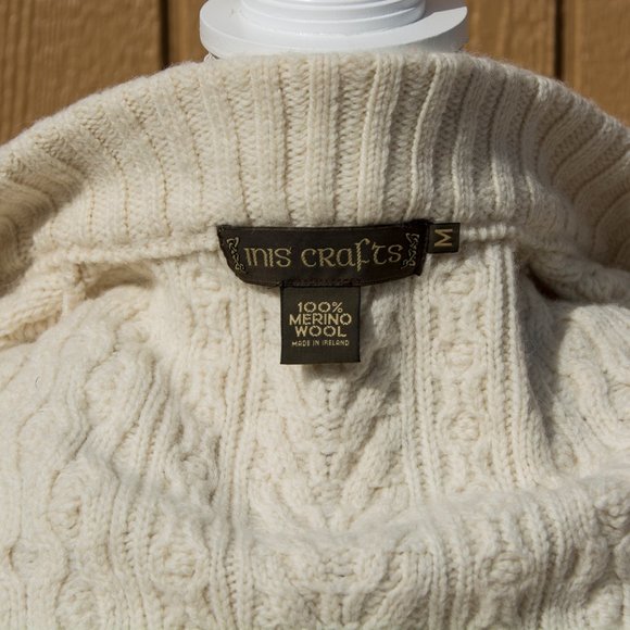 Irish made 100% Merino Wool Traditonal Cable Knit Caridgan Cream Medium - Picture 2 of 6